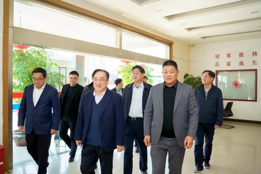 蘇州市人大常委會副主任沈國芳一行走訪調研蘇州冠科工業設備有限公司